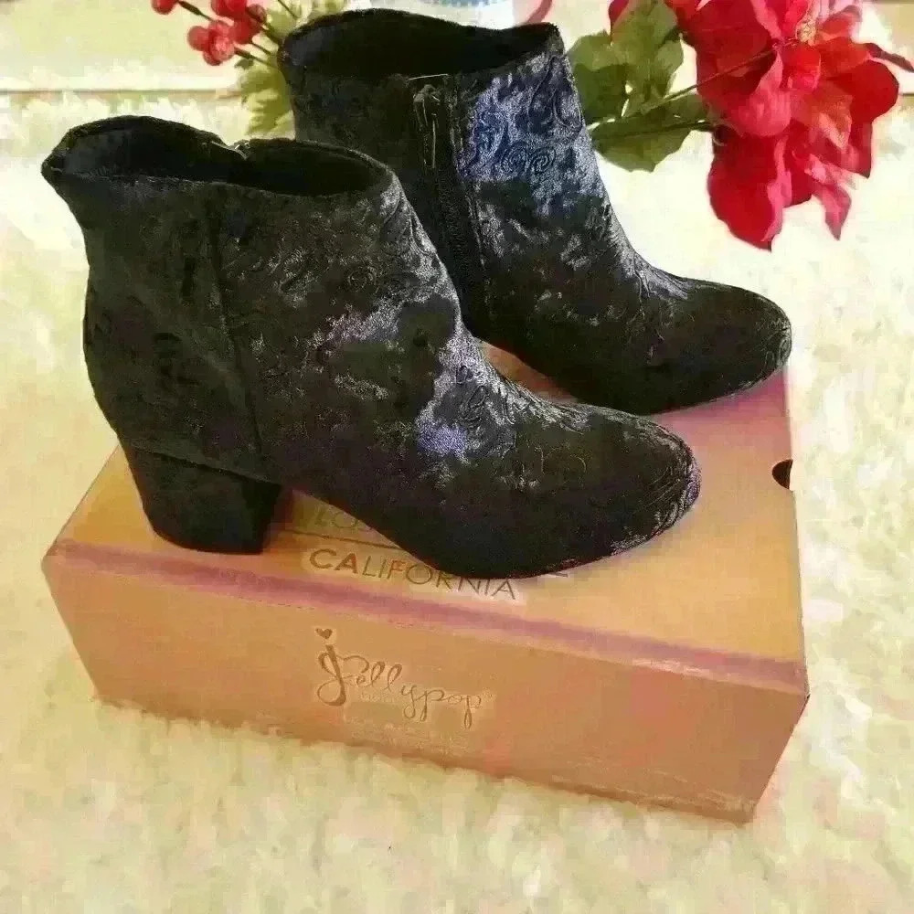 Jellypop Women's Chelsea Boot